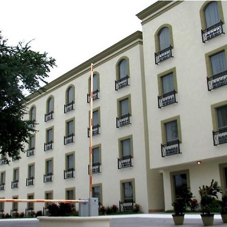 Hotel Alameda Express Matamoros  Exterior photo