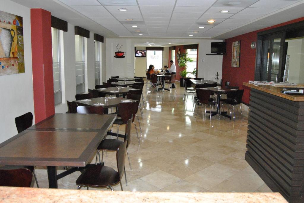 Hotel Alameda Express Matamoros  Exterior photo